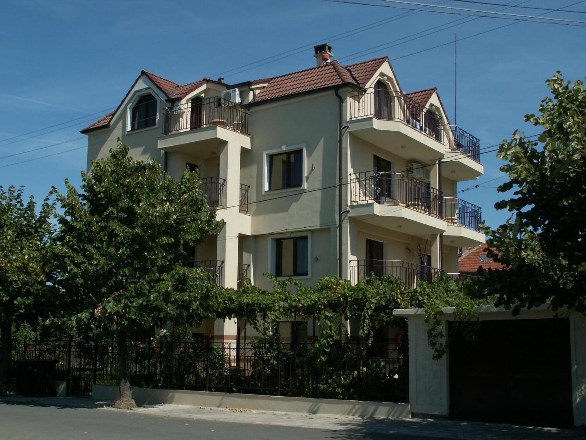 צ'רנומורץ Family Hotel Bellehouse מראה חיצוני תמונה